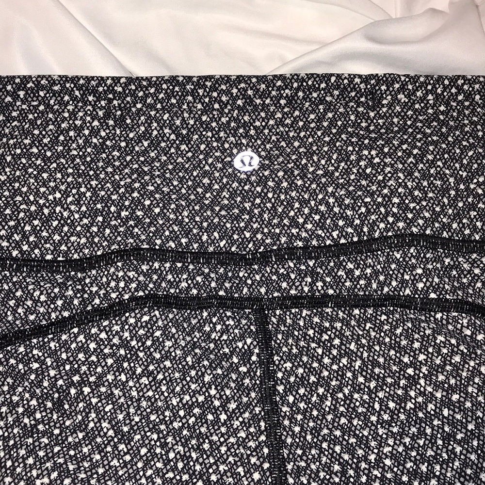 Lululemon - Picture 2 of 3